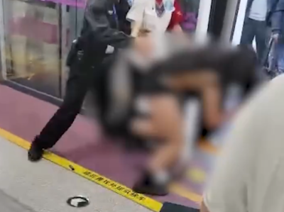 地铁保安拖拽女乘客原视频，一文读懂“地铁保安拖拽女乘客”事件的相关法律问题
