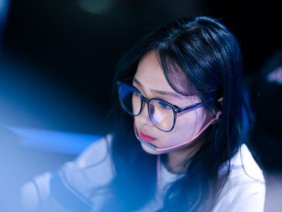 【资讯】eStar女选手草莓破浪杯首秀巾帼不让须眉，残局稳中带爆游戏攻略_手游下载
