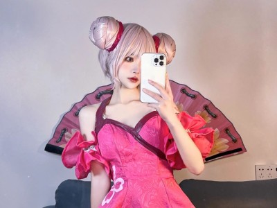 【王者cos周刊】女孩子本是神明的公主，身边有骑士守护，但却在人游戏攻略_手游下载