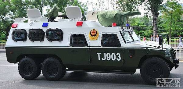 武警防暴装甲车图片_武警防暴装甲车图片大全  第1张
