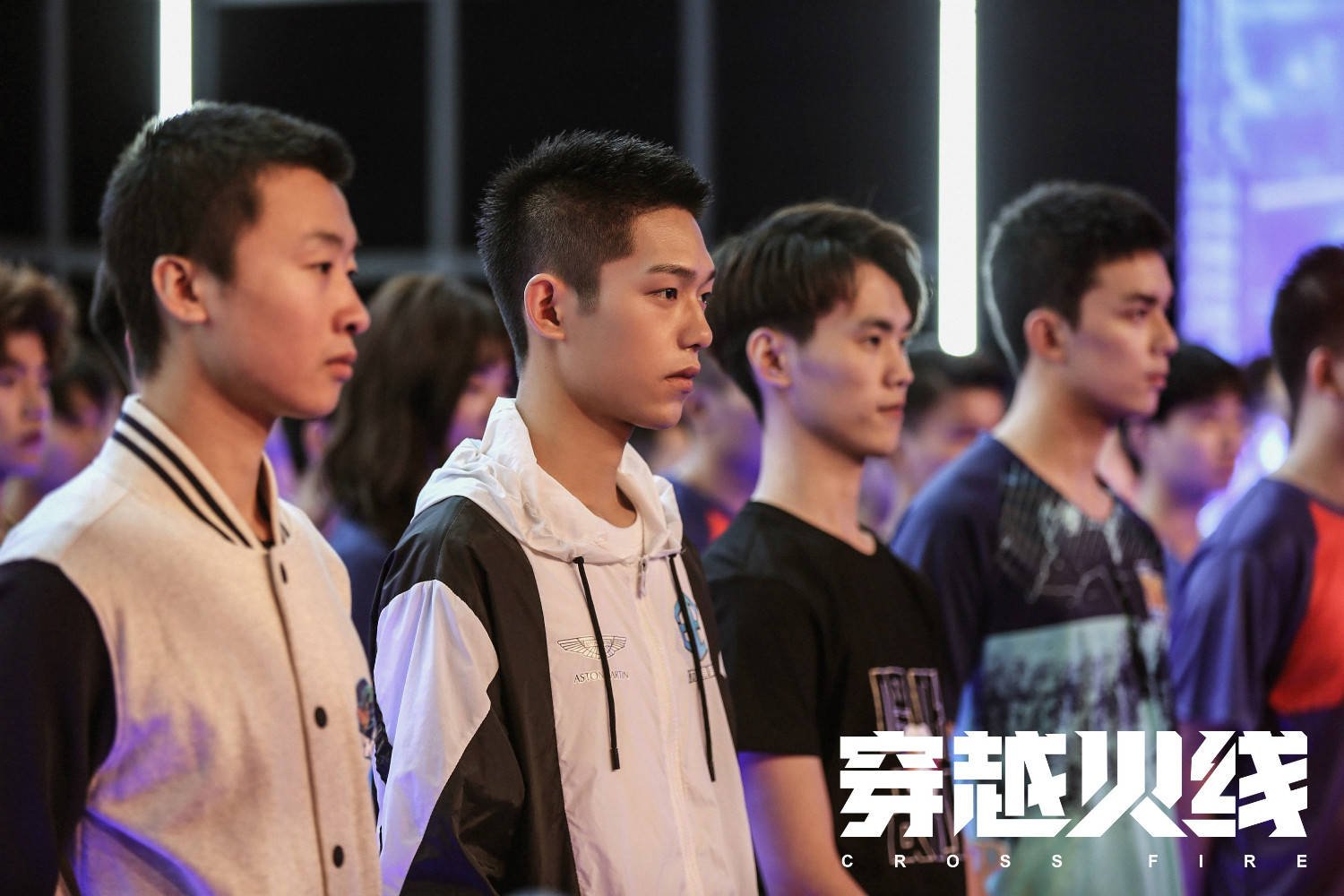 穿越火线电视剧(穿越火线电视剧张萌演的谁)  第2张